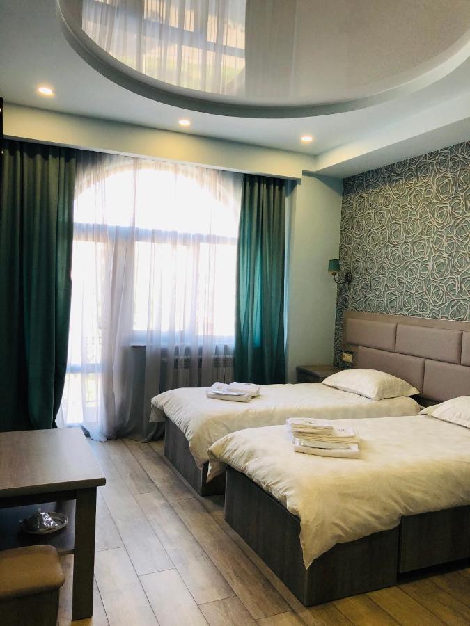 Flamenco Hotel Sisian Buitenkant foto