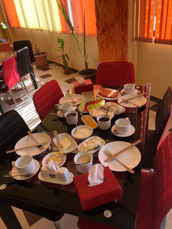 Flamenco Hotel Sisian Buitenkant foto